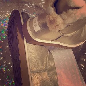 Everything that Shimmers is Gold